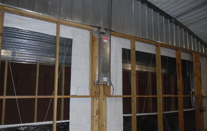 Cuando las ventilas trabajan, en el área de paneles se cierra automáticamente con las cortinas de Túnel para que el aire solo entre por las ventilas.